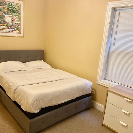 Entire Modern 2 Bedroom Apartment Chicago Exterior photo
